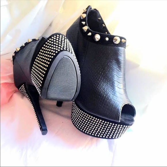 Sold! - Picture 4 of 8